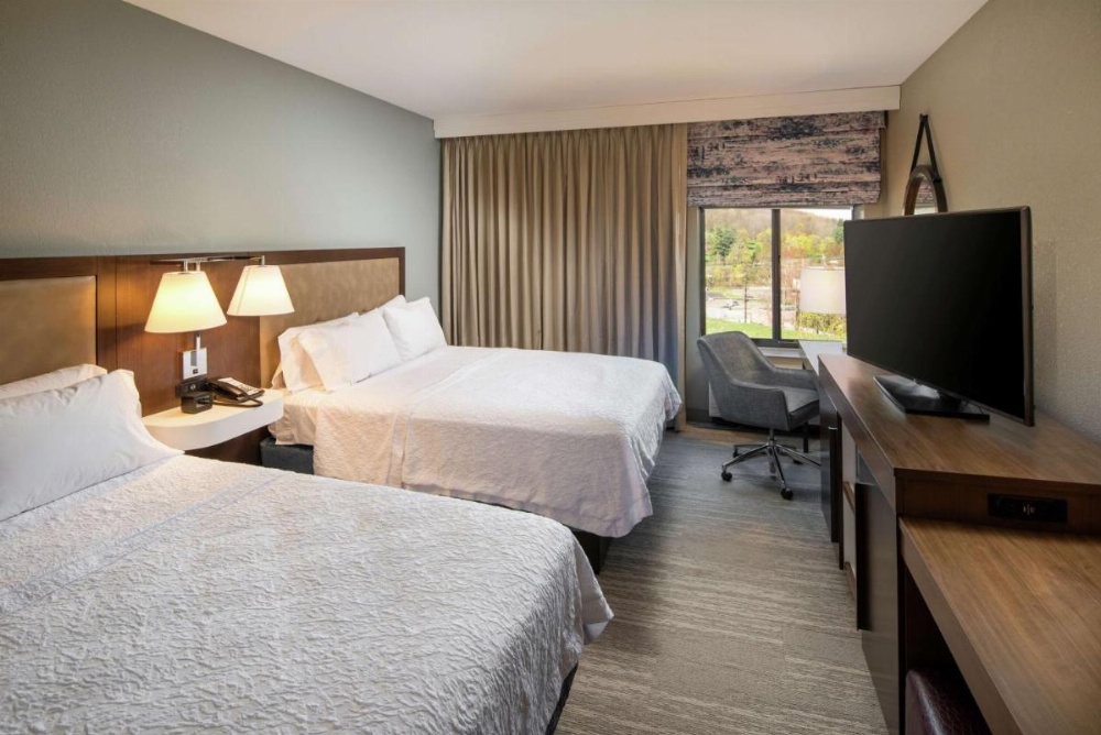Queen Room with Two Queen Beds - Non-Smoking
