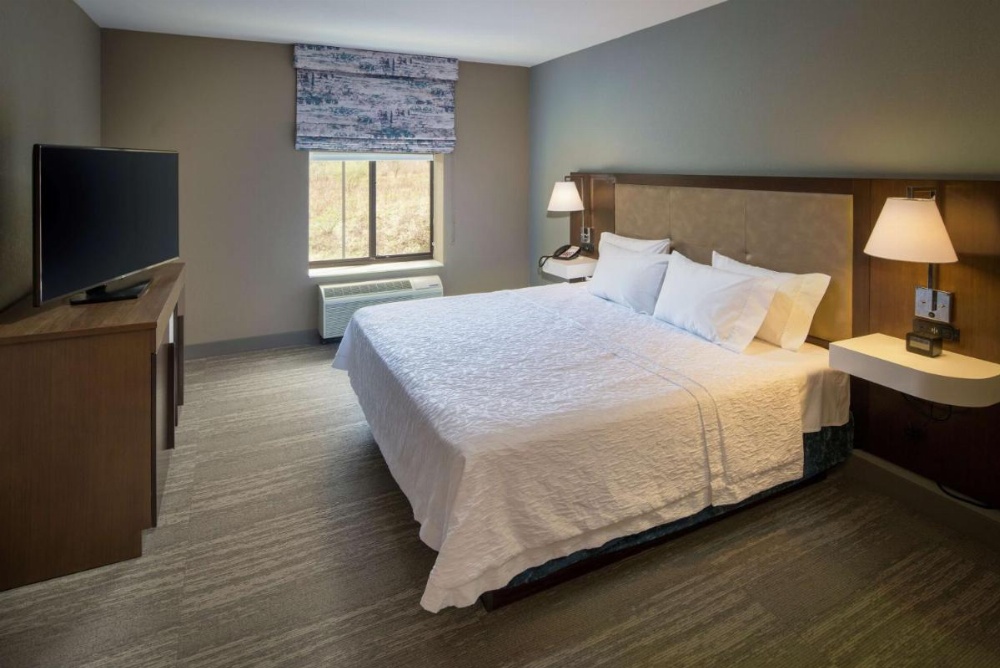 Room image 3